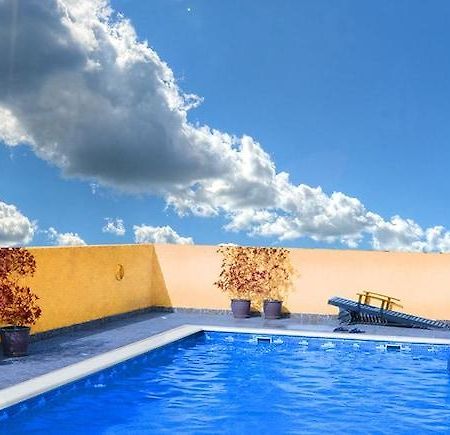 Icon Hotel Apartments Дубай Екстериор снимка