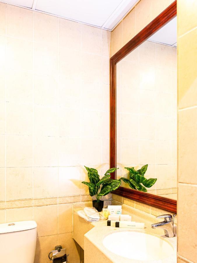 Icon Hotel Apartments Дубай Екстериор снимка