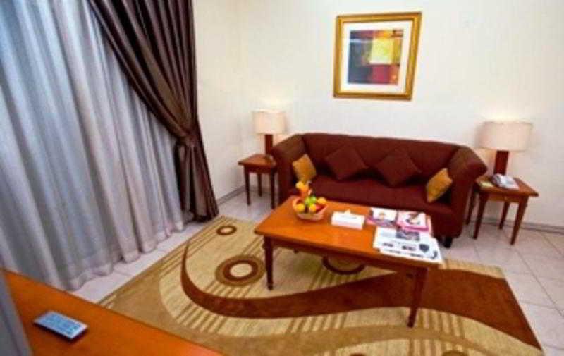 Icon Hotel Apartments Дубай Екстериор снимка