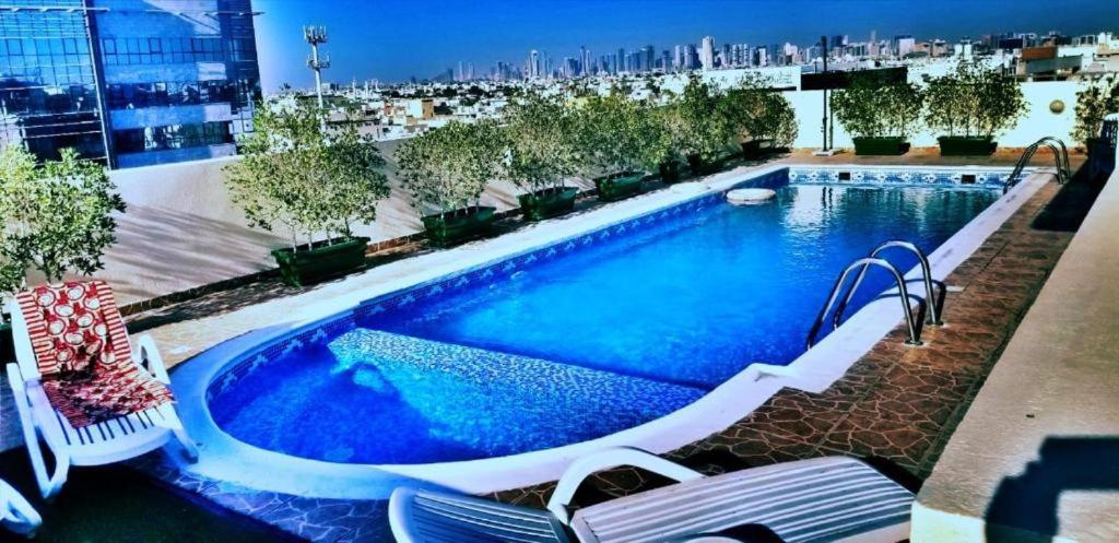 Icon Hotel Apartments Дубай Екстериор снимка