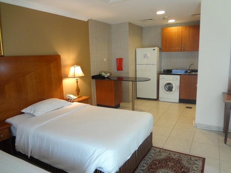 Icon Hotel Apartments Дубай Екстериор снимка