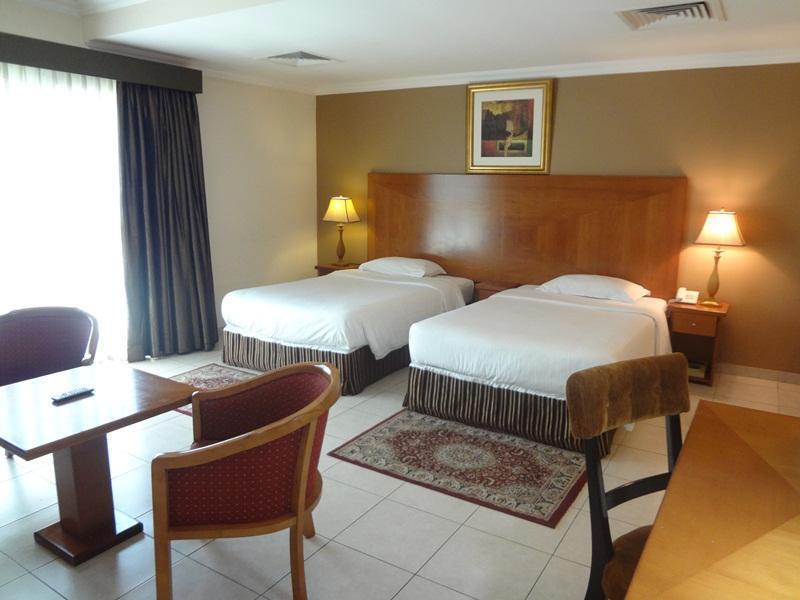 Icon Hotel Apartments Дубай Екстериор снимка