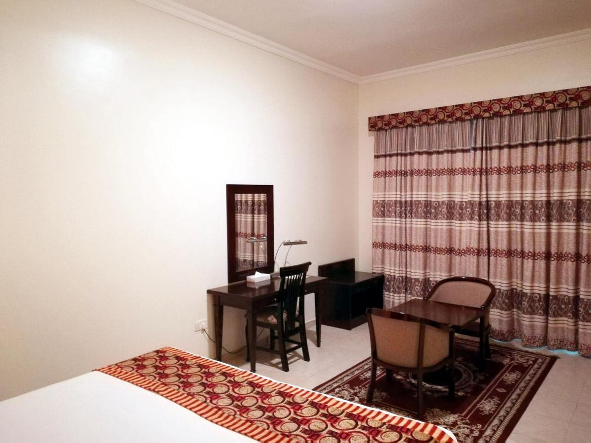 Icon Hotel Apartments Дубай Екстериор снимка