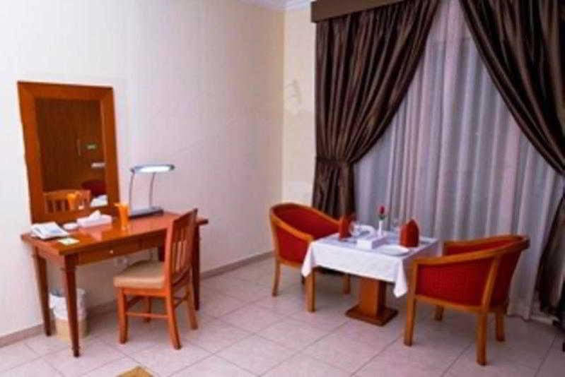 Icon Hotel Apartments Дубай Екстериор снимка