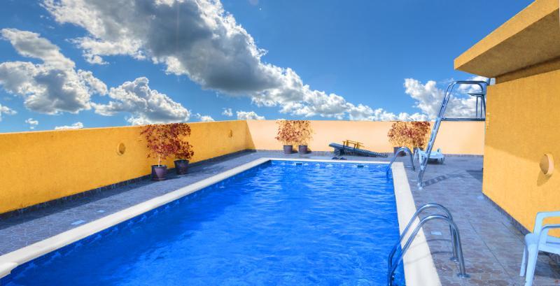 Icon Hotel Apartments Дубай Екстериор снимка