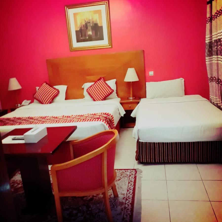 Icon Hotel Apartments Дубай Екстериор снимка